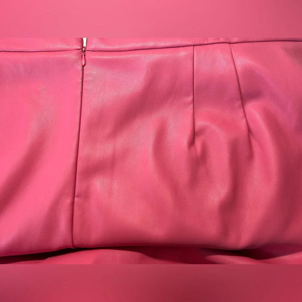 NWT ELOQUII FAUX LEATHER SKIRT, CARNATION PINK Sz.28.